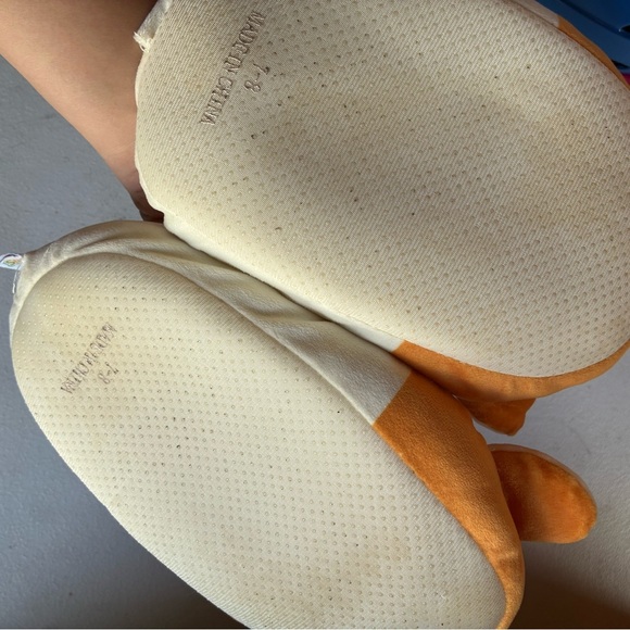 Squishmallows Corgi Plush Slippers - Orange and Cream Kids size 7/8 - Picture 3 of 4